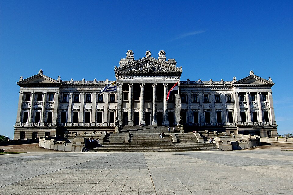 Ponto Turístico Mercado del Puerto em Montevidéu