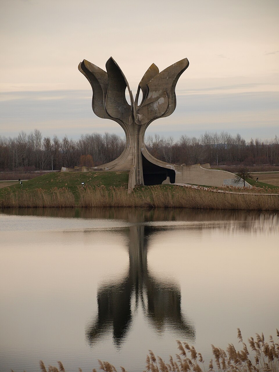 Ponto Turístico Parque Memorial Šumarice em Kragujevac