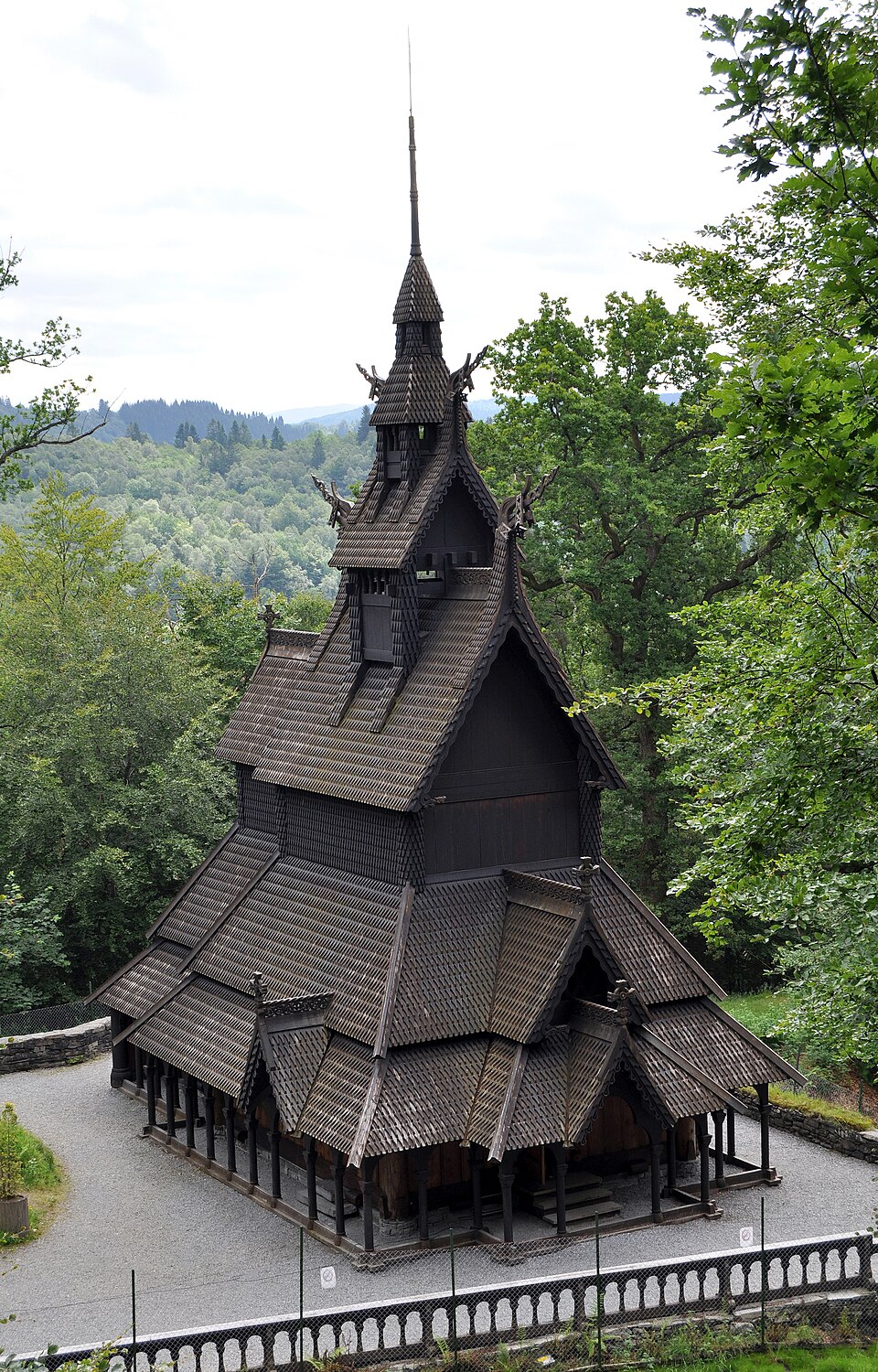 Ponto Turístico Igreja de Madeira de Fantoft (Stave Church) em Bergen