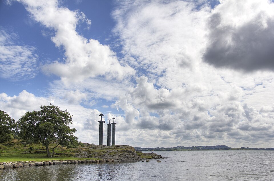 Ponto Turístico Espadas na Rocha (Sverd i fjell) em Stavanger