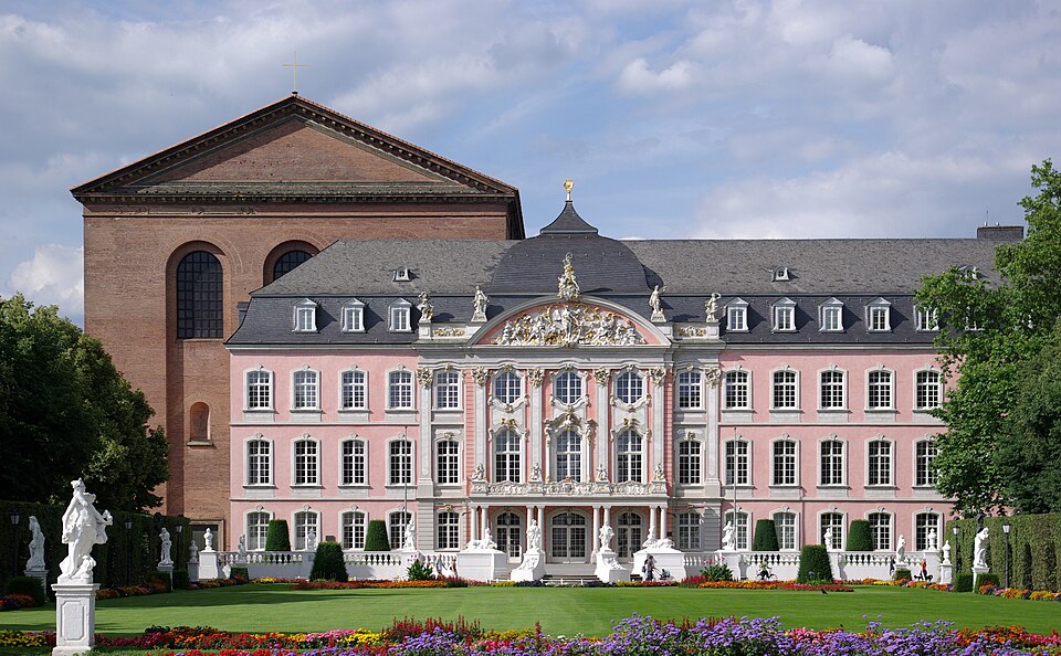 Ponto Turístico Palácio Eleitoral e os Jardins (Kurfürstlicher Palais) em Tréveris