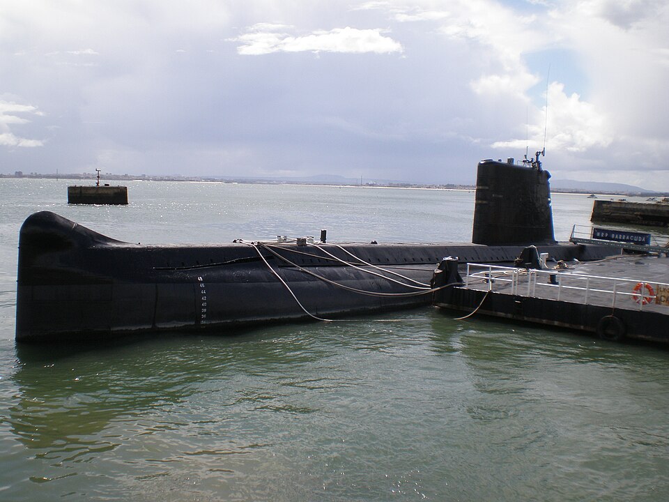 Ponto Turístico Submarino Barracuda (Cacilhas) em Almada