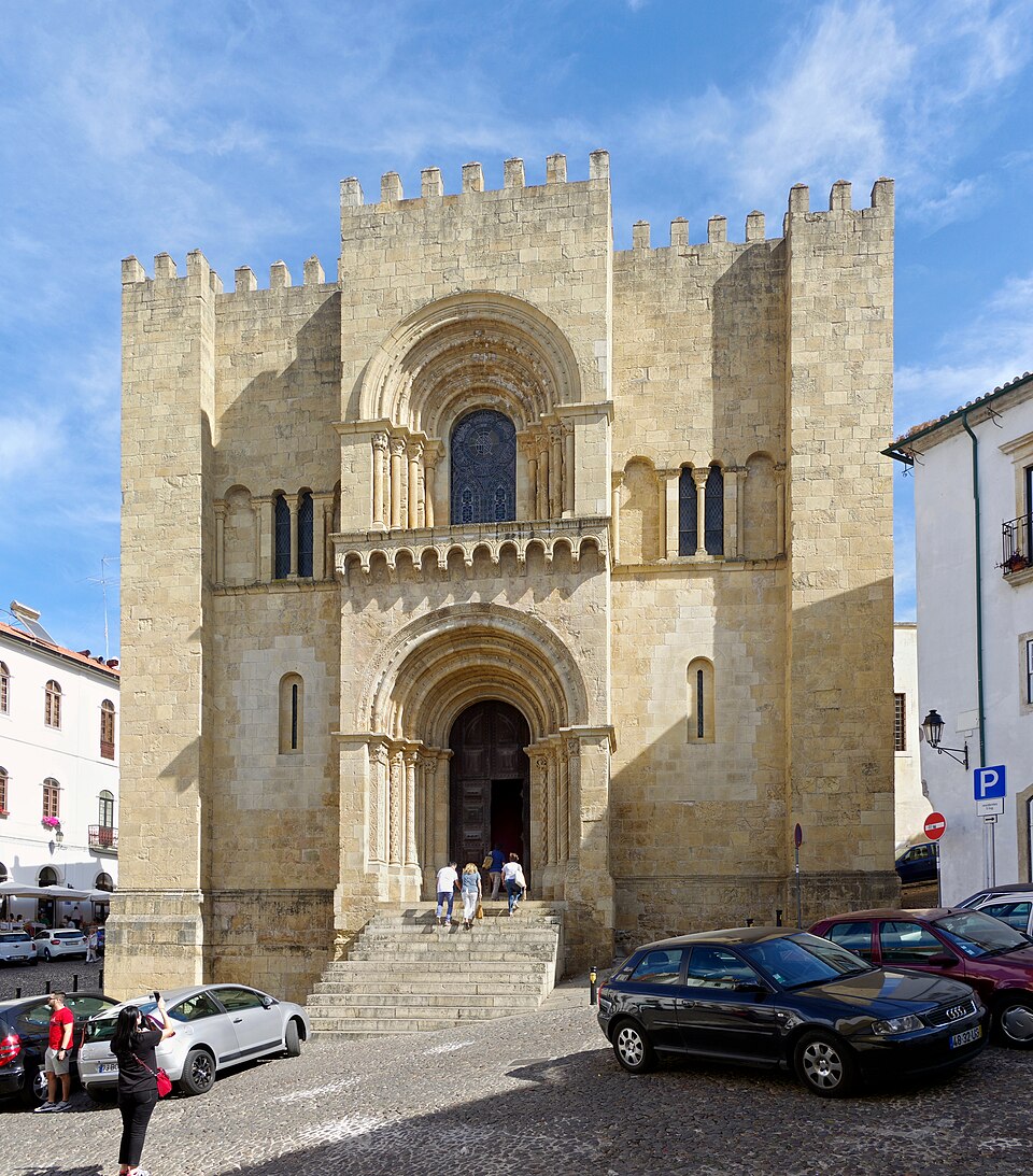 Ponto Turístico Sé Velha de Coimbra em Coimbra