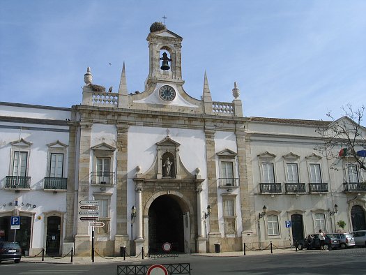 Ponto Turístico Arco da Vila em Faro