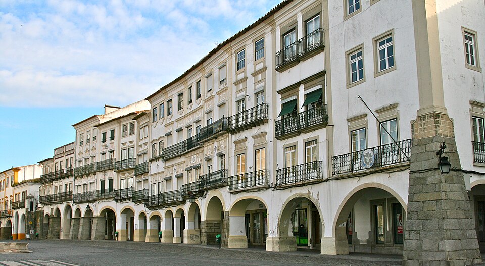 Ponto Turístico Praça do Giraldo em Évora