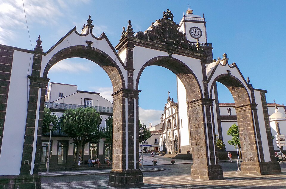 Ponto Turístico Portas da Cidade de Ponta Delgada em Ponta Delgada
