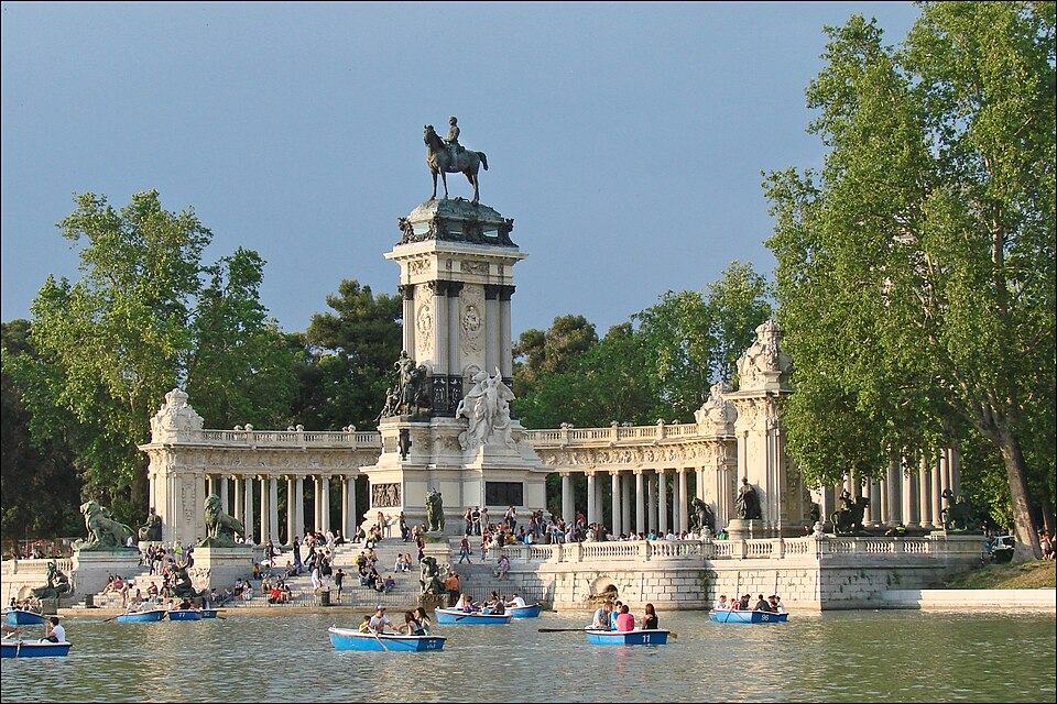 Ponto Turístico Parque do Bom Retiro (El Retiro) em Madrid