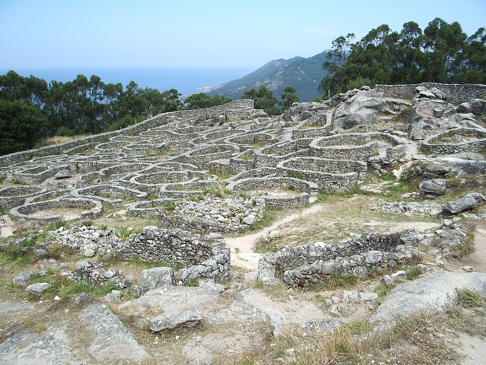 Ponto Turístico Sítio Arqueológico do Castro (Cabanas Celtas) em Vigo