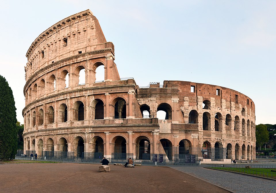 Ponto Turístico Coliseu (Colosseo) em Roma