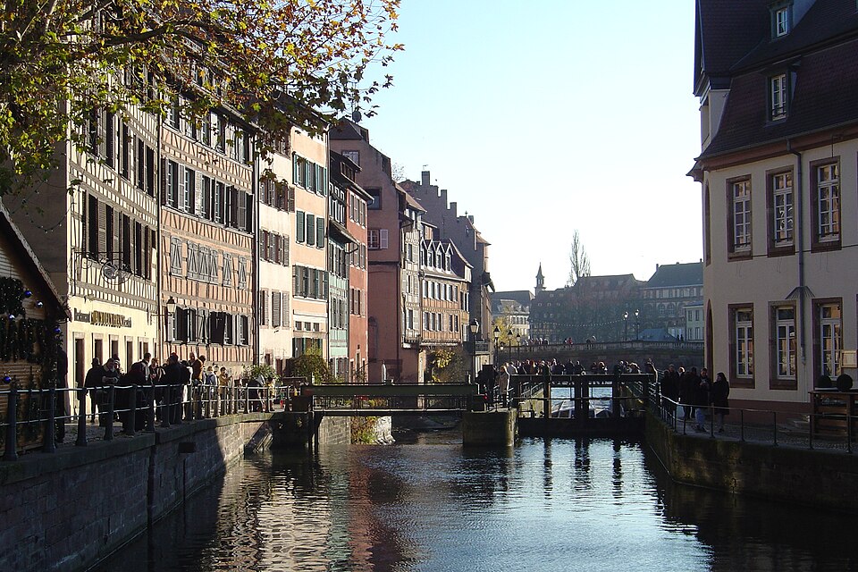 Ponto Turístico Parlamento Europeu de Estrasburgo (Bairro Europeu) em Estrasburgo