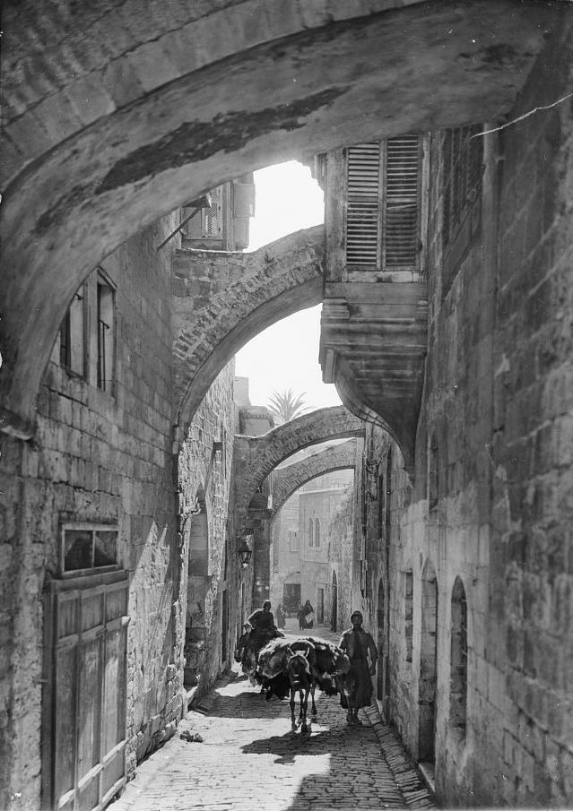 Ponto Turístico Via Dolorosa (Caminho da Cruz) em Jerusalém