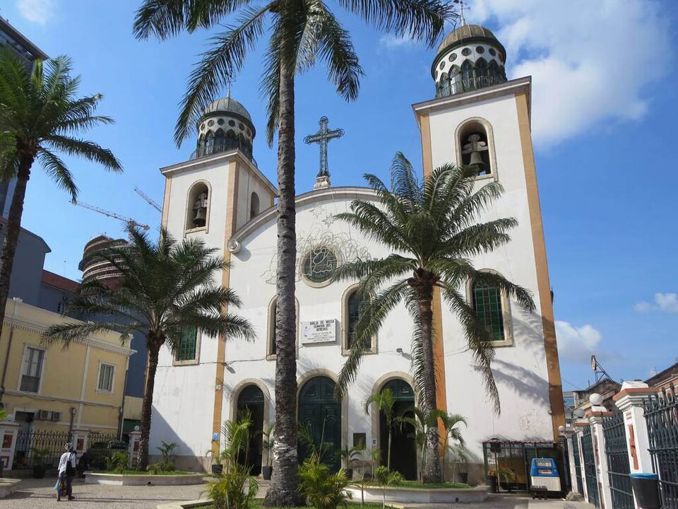 Ponto Turístico Igreja de Nossa Senhora do Remédios (Sé Catedral) em Luanda