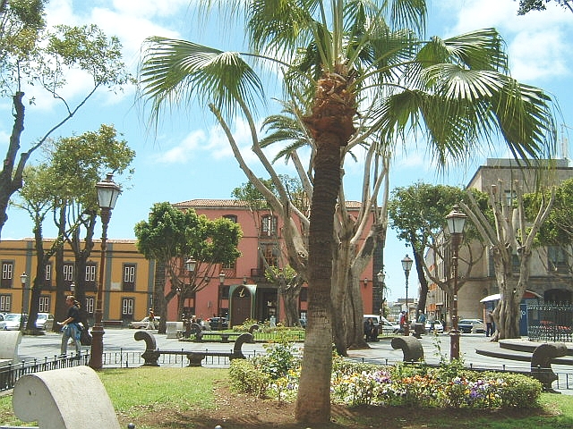 Ponto Turístico Rua Fortaleza e o Palácio de Santa Catalina (La Fortaleza) em San Juan